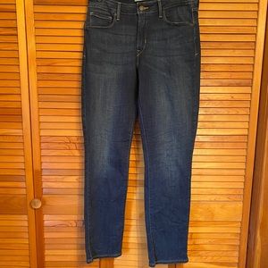 LEVI’S MID RISE SKINNY JEANS